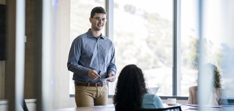 entrepreneur pitching
