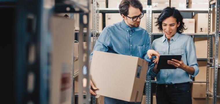 employees with parcels for shipment