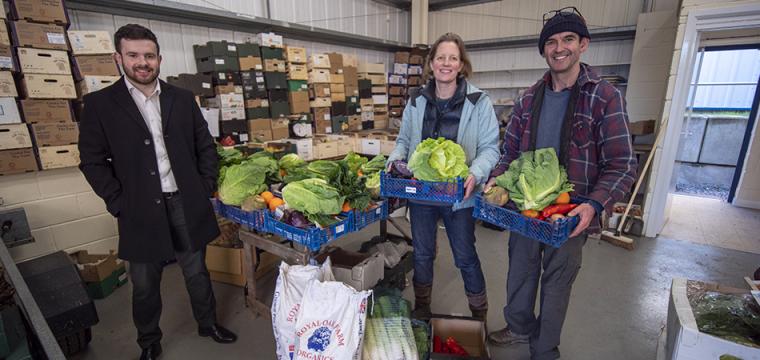 The Vale Grocer PR 1 - Ch Dd Alex Baines, Liz and Chris Kameen.