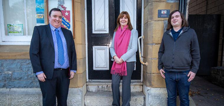 L-R Sion Wynne (DBW) Lesley Griffiths (Minister for North Wales) Nick Williams (Xscape Rooms)