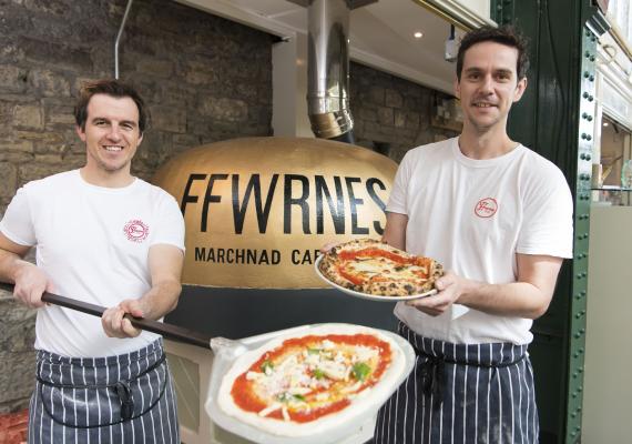 ffwrnes pizza